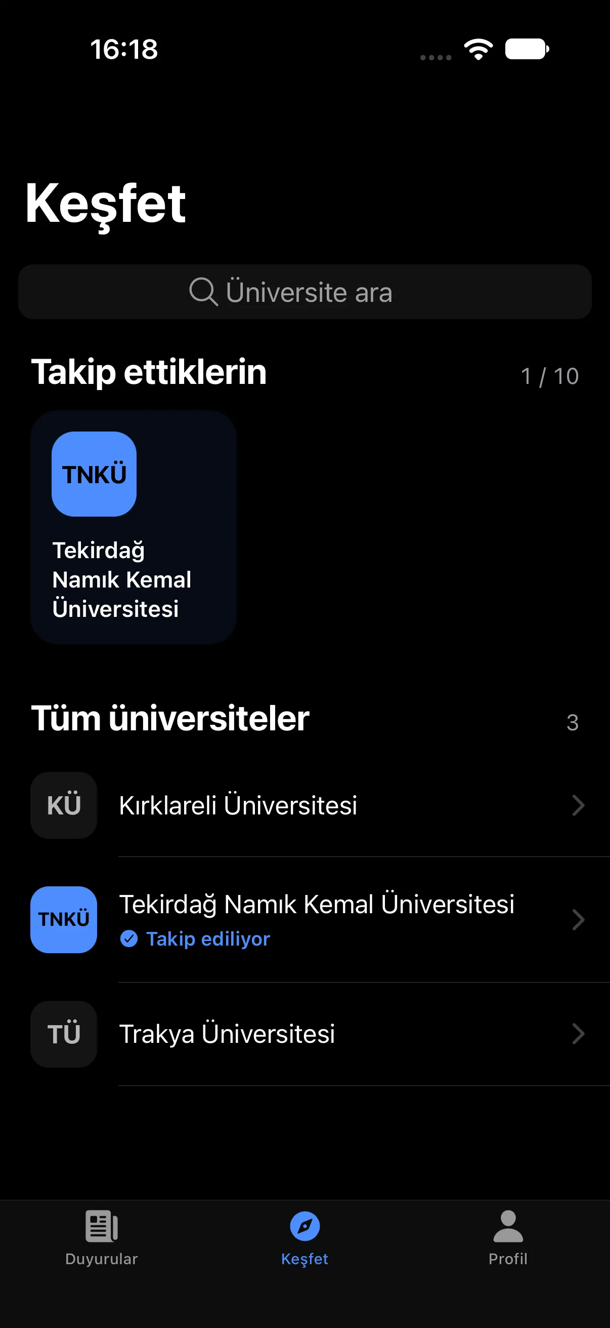 Keşfet ekranı: üniversite arama kutusu, takip edilen ve popüler üniversite listeleri.